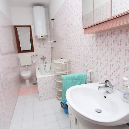 Apartament Mare *