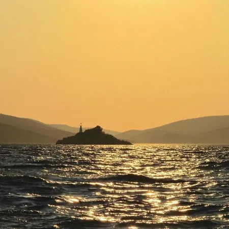 Mare * Τρογκίρ